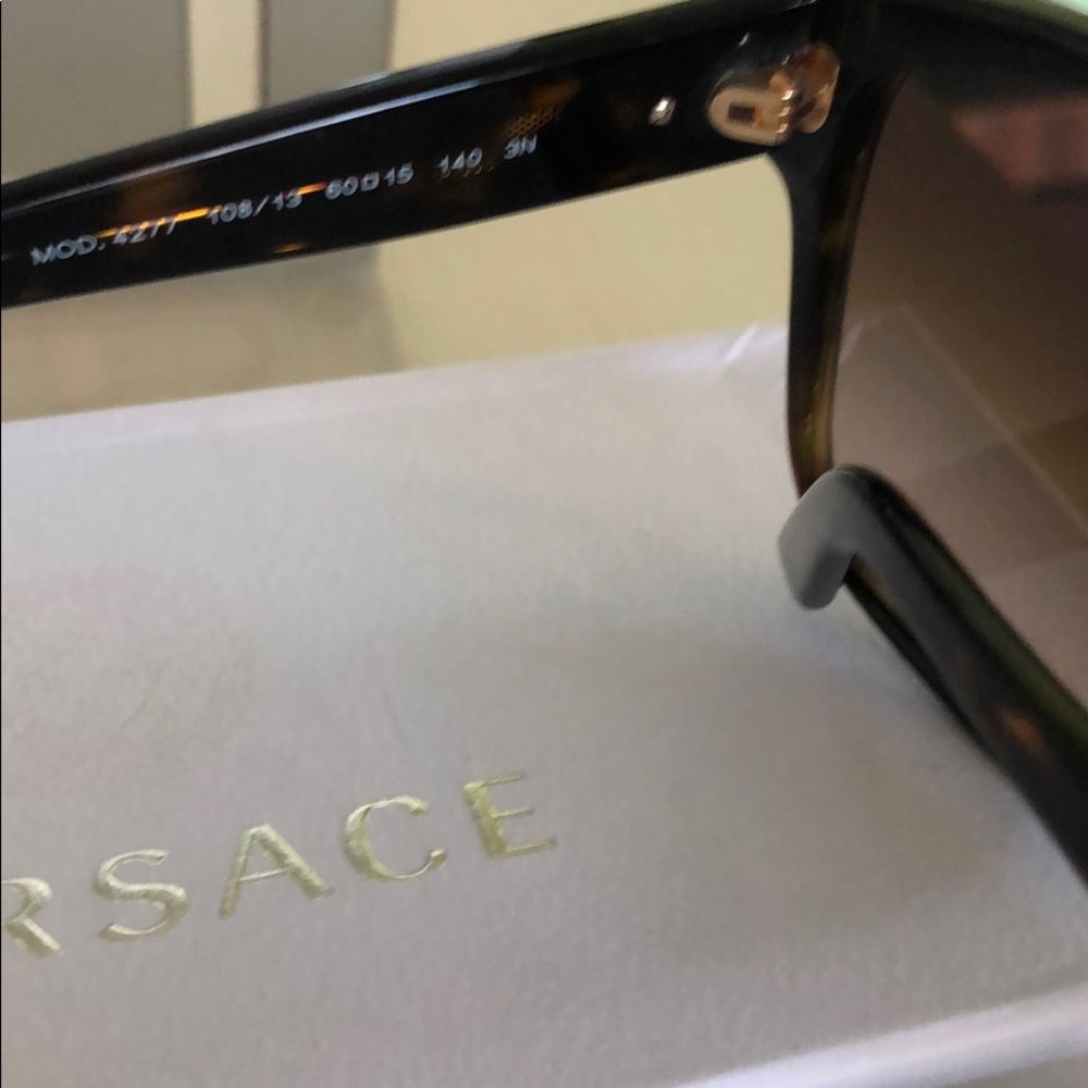 Authentic Versace sunglasses - Picture 3 of 4